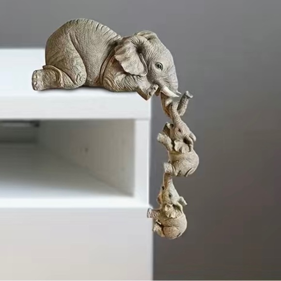 Elephants hanging on new in box - Picture 1 of 4